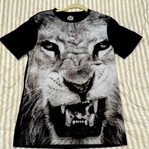 Hybrid Men Tee With Lion Design